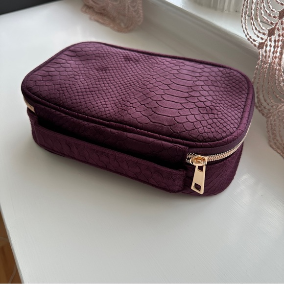 Purple Toiletry Travel Bag, Crushed Velvet Zipper TSA Cosmetics Dopp Kit - Picture 5 of 5